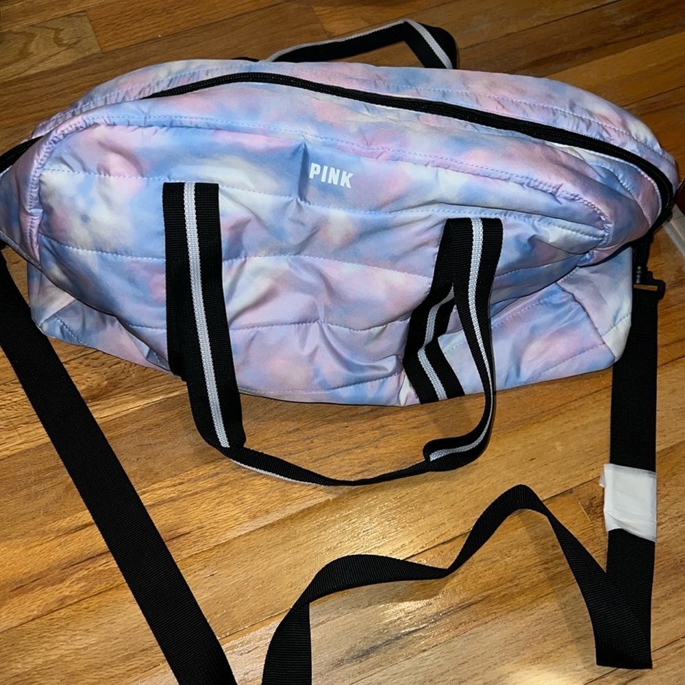 NWT Vs Pink Duffle Bag